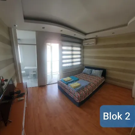 Apartament Blok 2 *